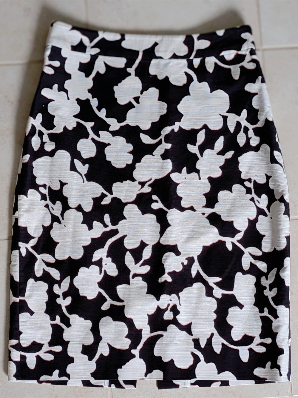 NEW Kate Spade New York Skirt the Rules Floral Pencil Skirt Size 6 Black White